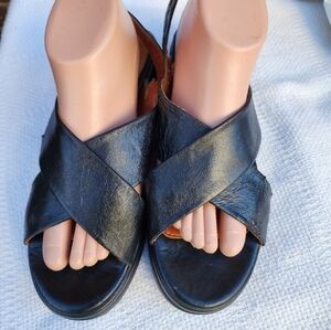 Mila Paoli Italian leather‎ sandals 9.5